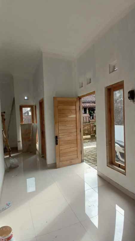 dijual rumah jl gito gati