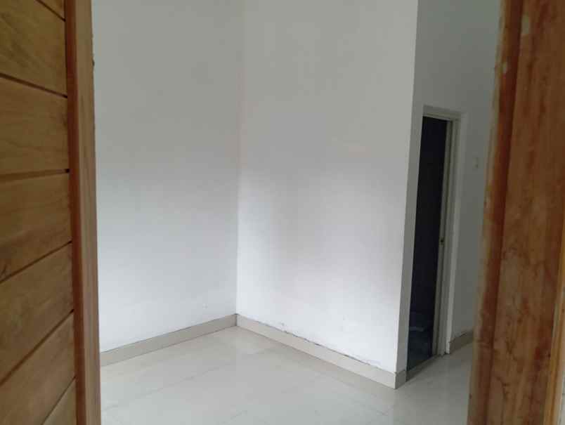 dijual rumah jl gito gati