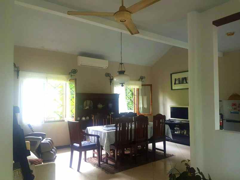 dijual rumah jl h boma limo cinere