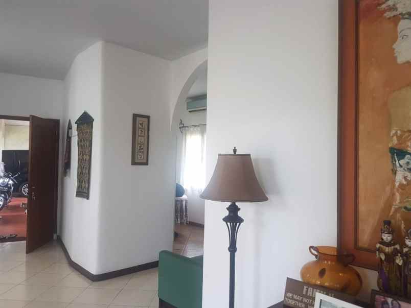 dijual rumah jl h boma limo cinere