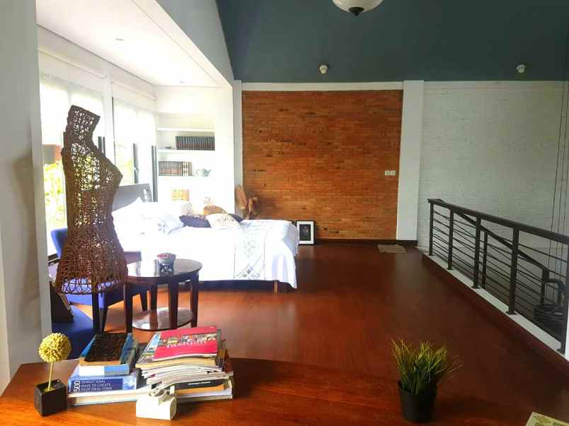 dijual rumah jl h boma limo cinere