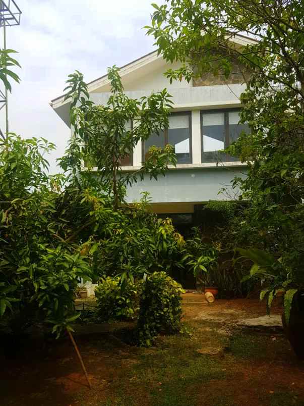 dijual rumah jl h boma limo cinere