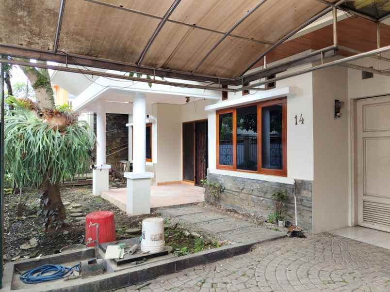 dijual rumah jl idi adiadimadja kel