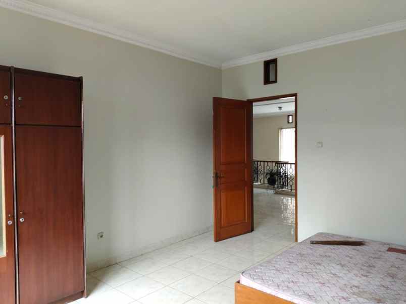 dijual rumah jl idi adiadimadja kel
