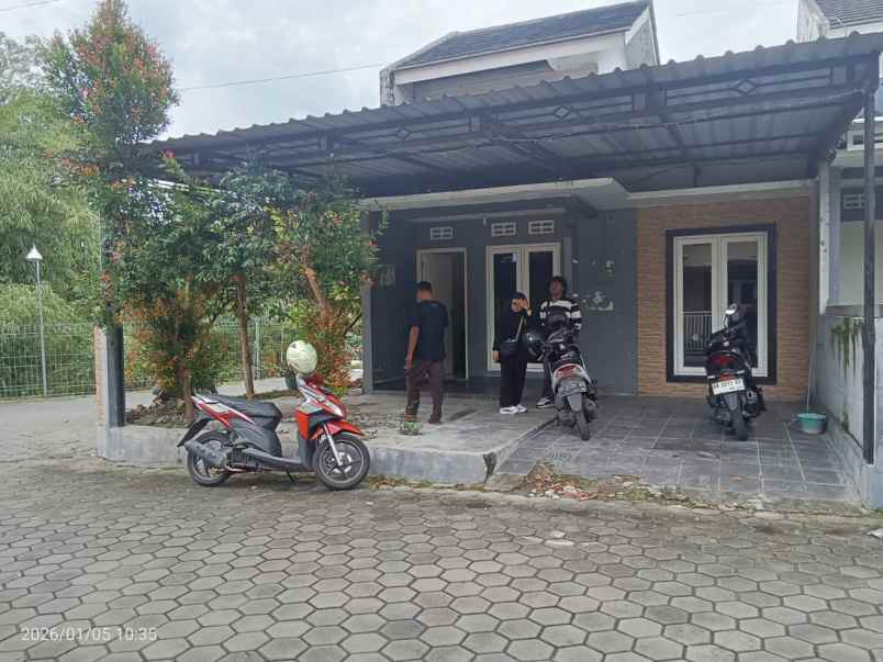 dijual rumah jl imogiri timur