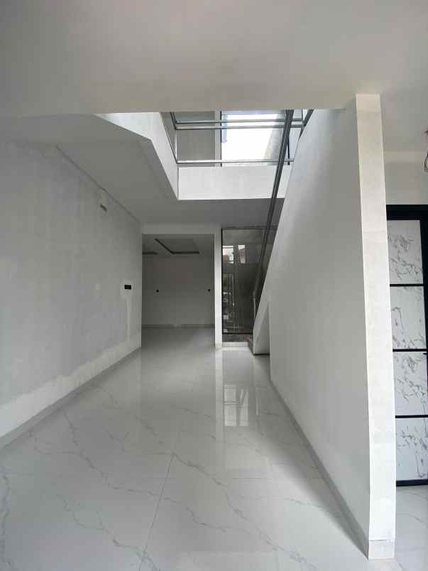 dijual rumah jl jendral sudirman pekanbaru