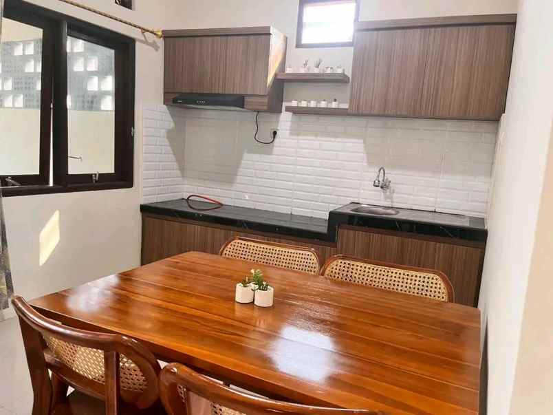 dijual rumah jl kaliurang km 10