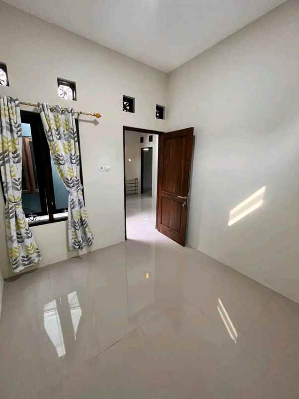 dijual rumah jl kaliurang km 10