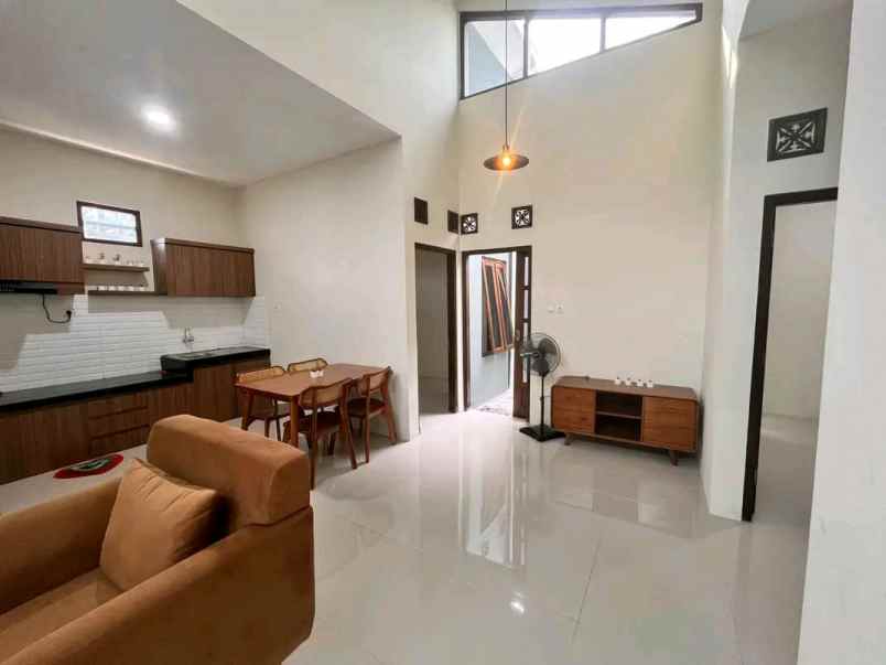dijual rumah jl kaliurang km 10