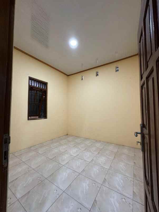 dijual rumah jl kaliurang km 12