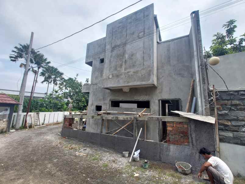 dijual rumah jl kapten hariyadi