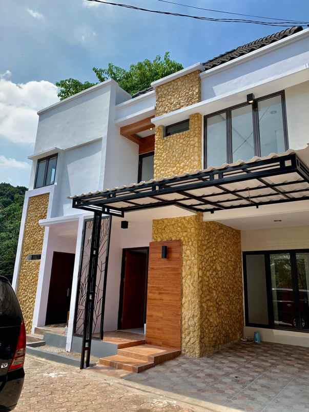 dijual rumah jl karet beji depok