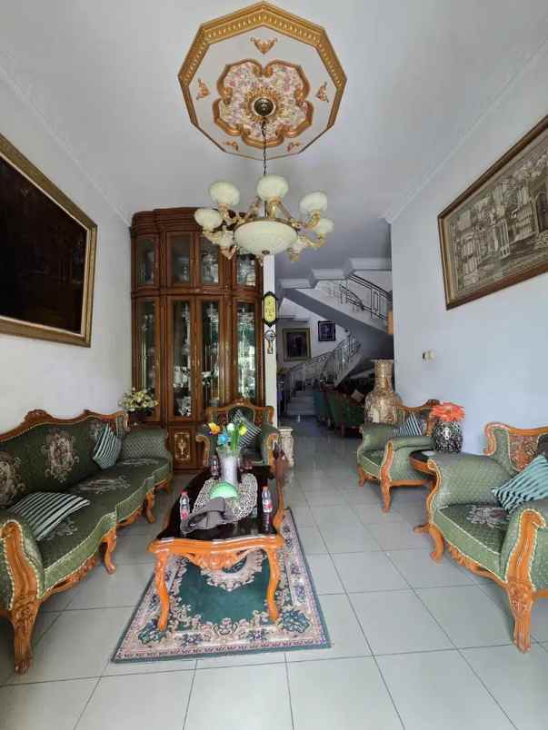 dijual rumah jl kelapa kuning pondok