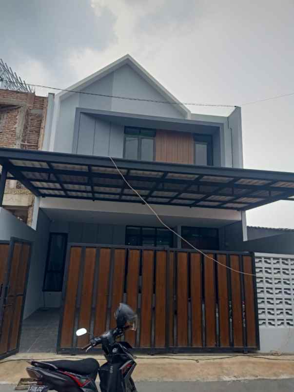 dijual rumah jl kelurahan duren sawit