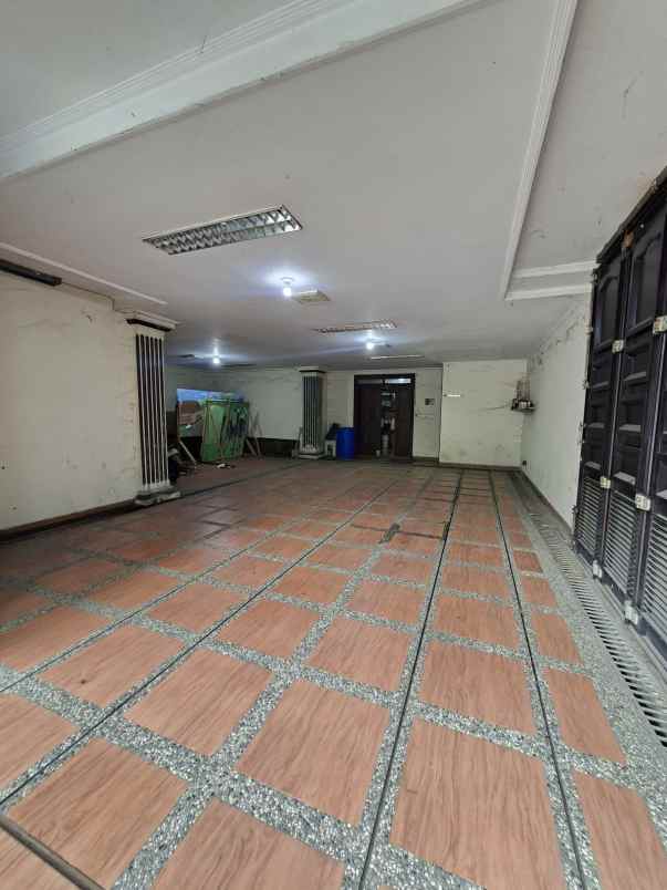 dijual rumah jl kiaracondong