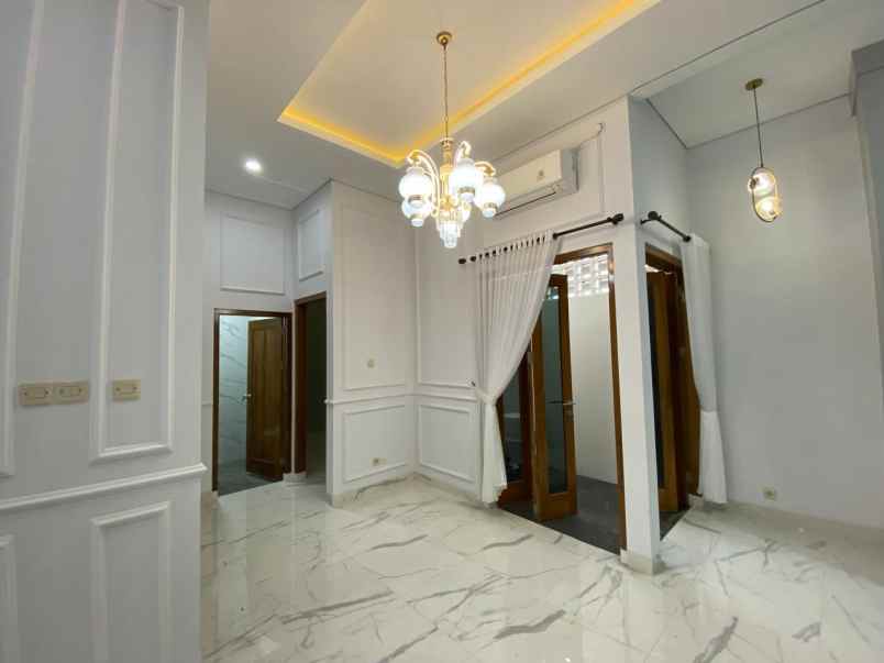 dijual rumah jl kuntowijoyodanu krapyak