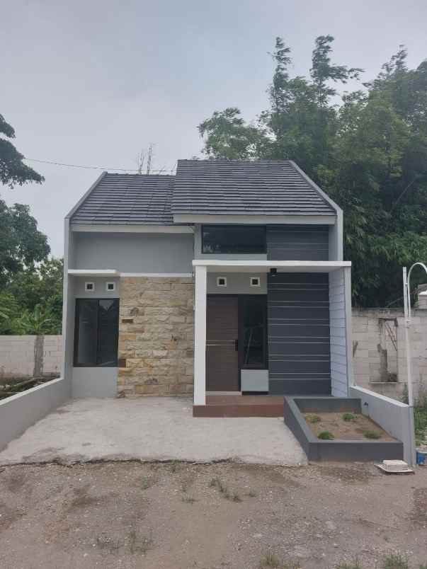 dijual rumah jl mangunkarso no 48 toyoresmi