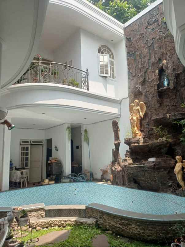 dijual rumah jl margahayu raya