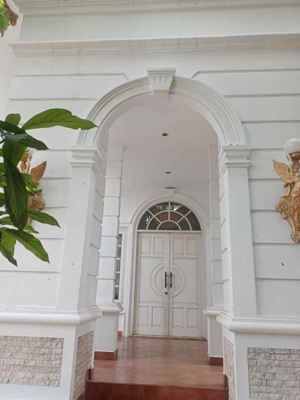 dijual rumah jl margahayu raya