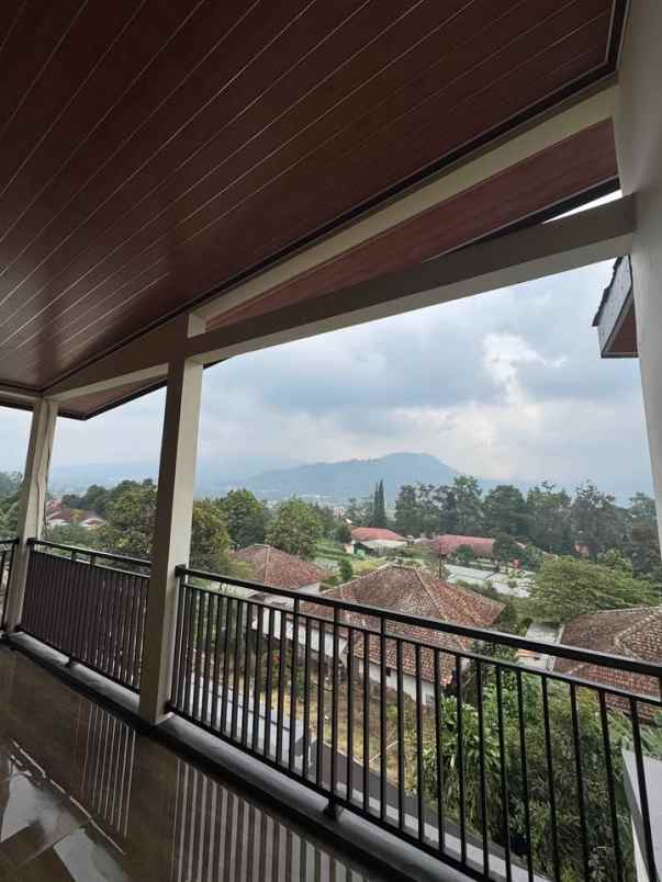 dijual rumah jl maribaya buka nagara