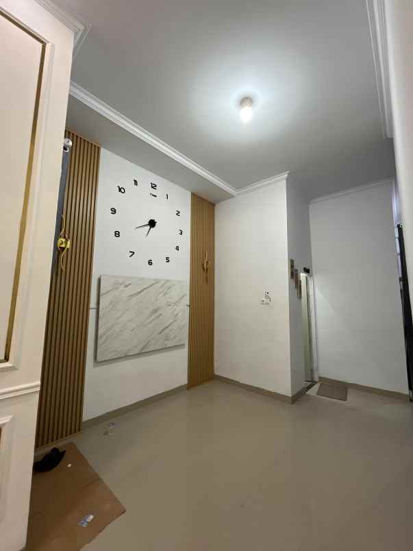 dijual rumah jl muhajirin