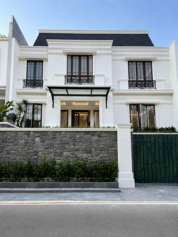 dijual rumah jl panglima polim