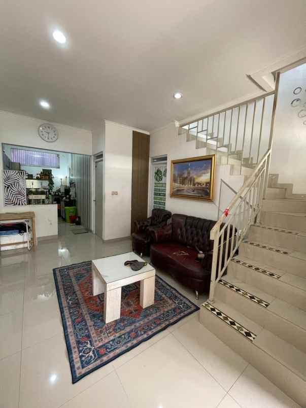 dijual rumah jl permata endah arcamanik