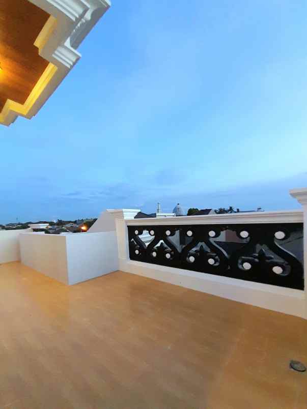 dijual rumah jl pramuka mampang