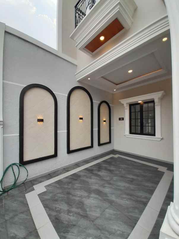 dijual rumah jl pramuka mampang