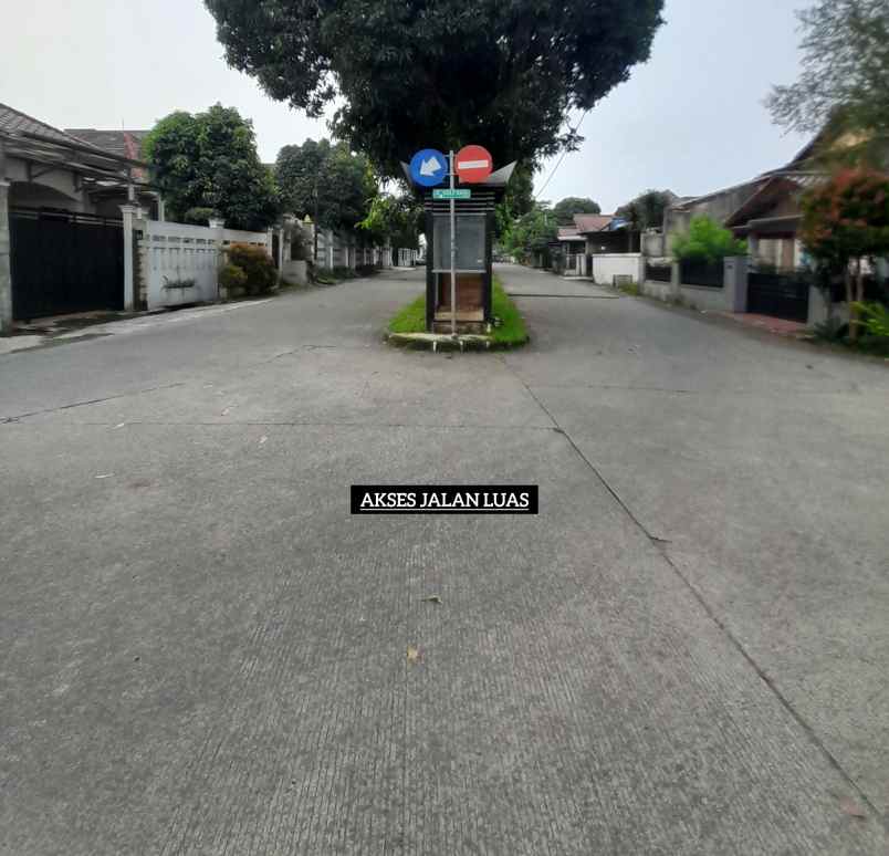 dijual rumah jl pramuka mampang