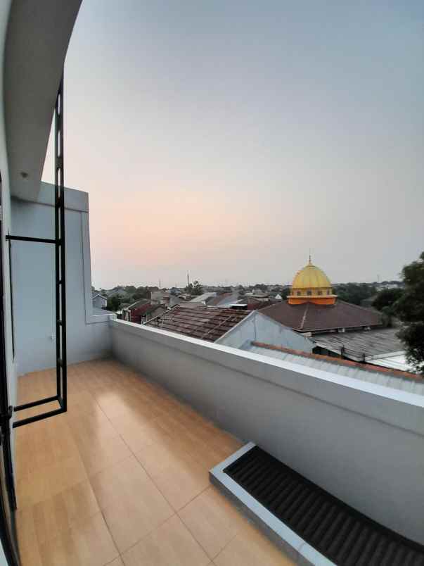 dijual rumah jl pramuka mampang