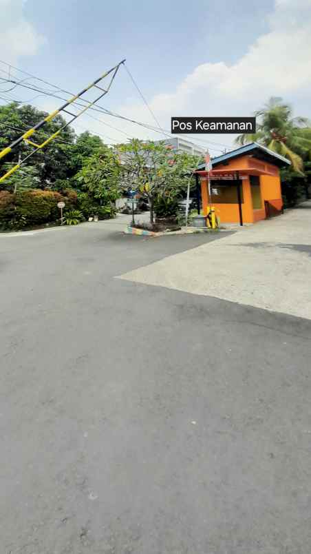 dijual rumah jl pramuka mampang