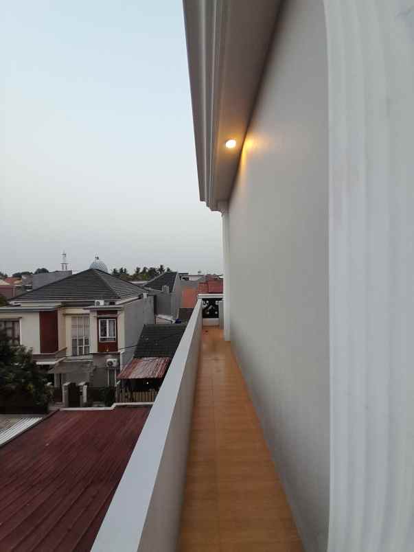 dijual rumah jl pramuka mampang