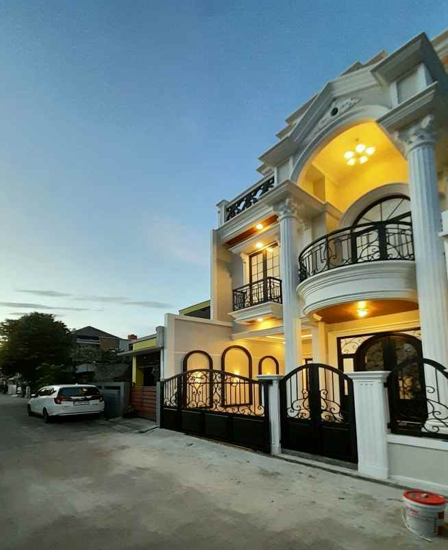 dijual rumah jl pramuka mampang