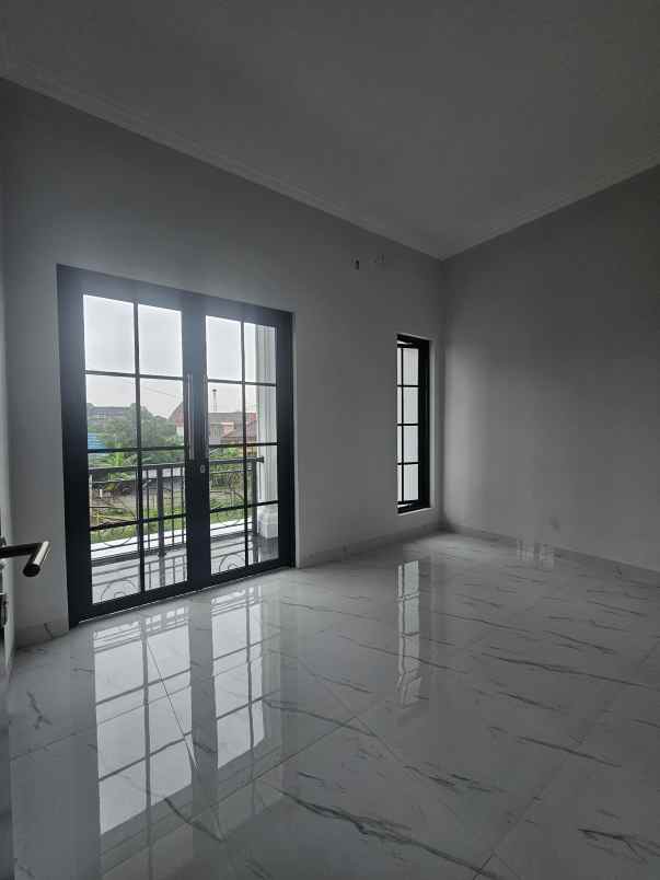 dijual rumah jl raya ciherang sukatani