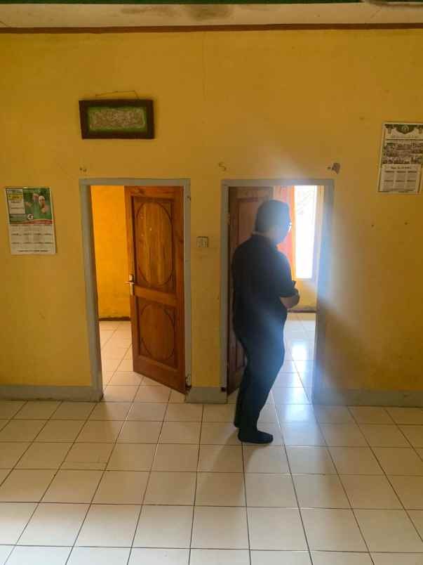 dijual rumah jl raya cinanggela samping