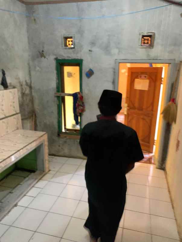 dijual rumah jl raya cinanggela samping