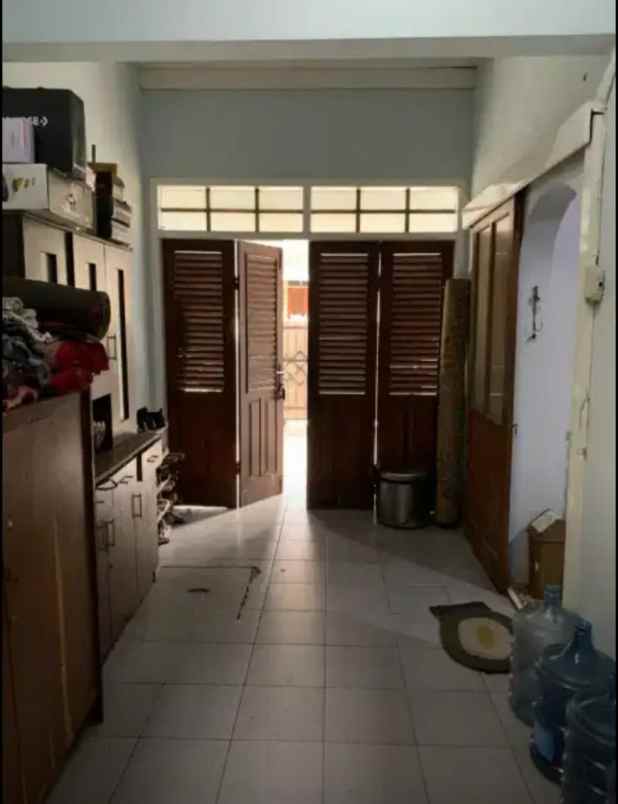 dijual rumah jl saturnus margahayu raya