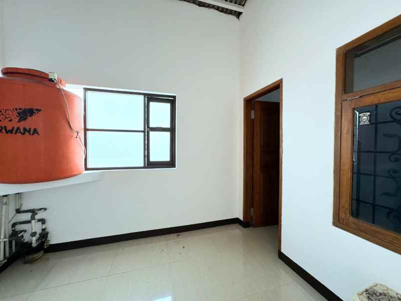 dijual rumah jl sayap leuwipanjang