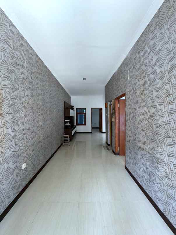 dijual rumah jl sayap leuwipanjang