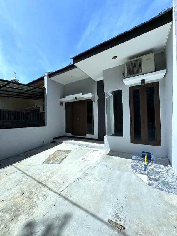 dijual rumah jl sayap leuwipanjang