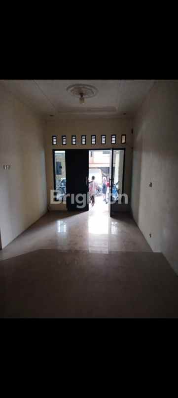 dijual rumah jl warung sila jagakarsa