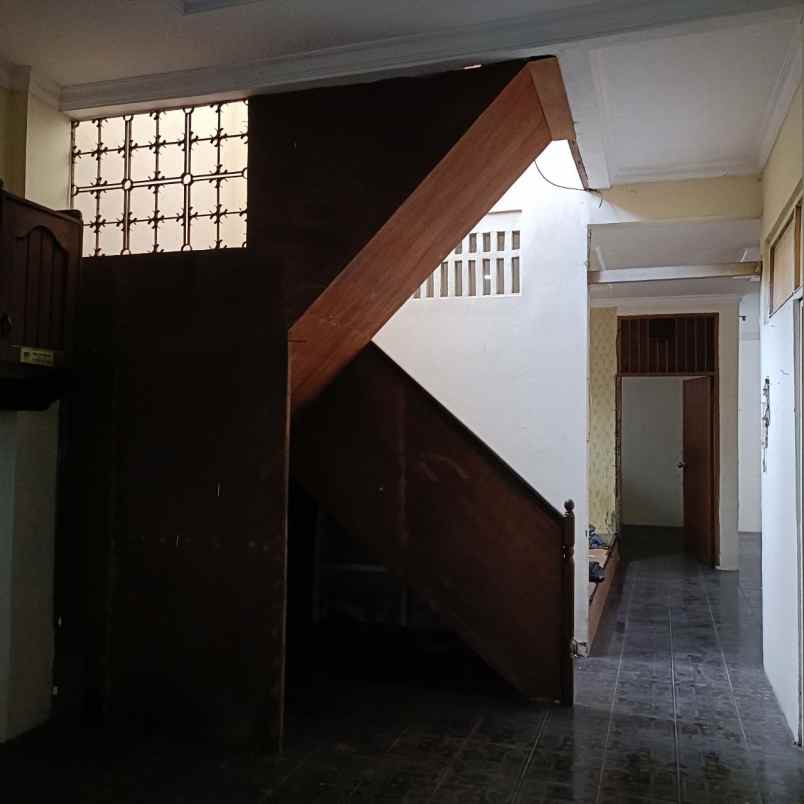dijual rumah jln gading raya pondok