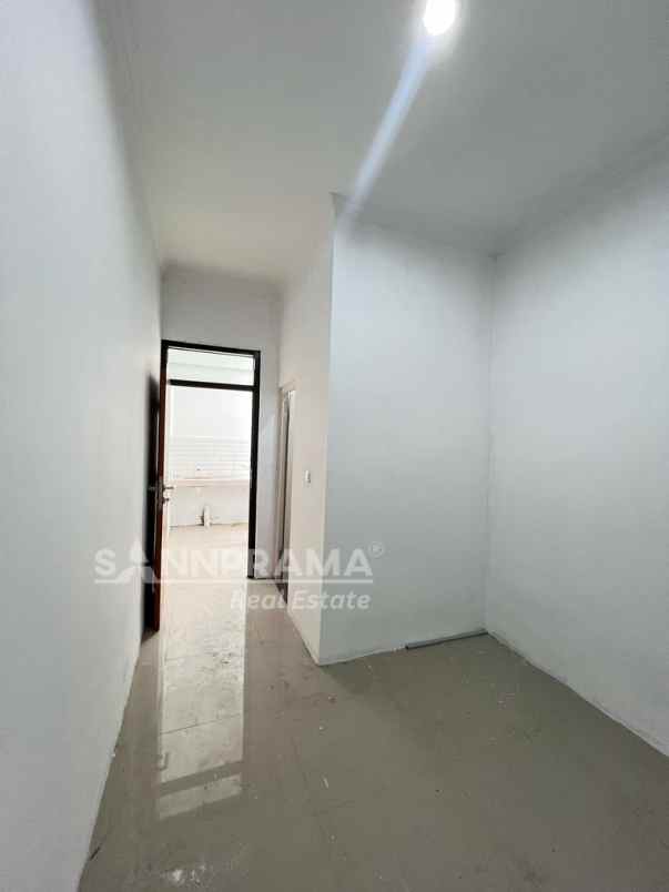 dijual rumah jln raya harjamukti
