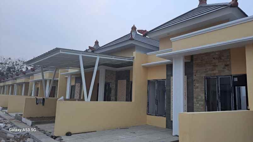 dijual rumah jln raya kh noer ali desa