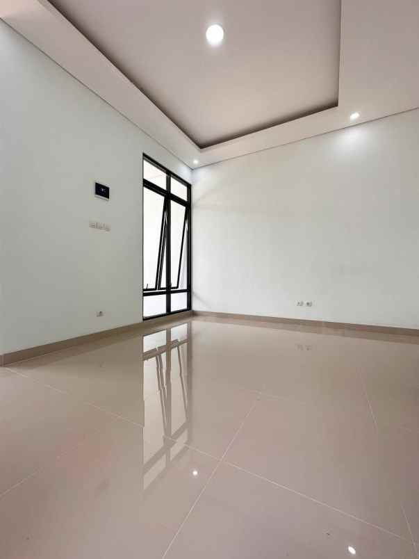 dijual rumah jln terusan mabes hankam setu