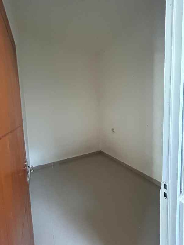 dijual rumah kalibaru cilodong depok