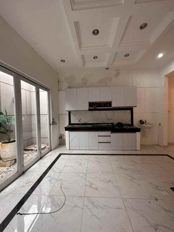 dijual rumah kalisari