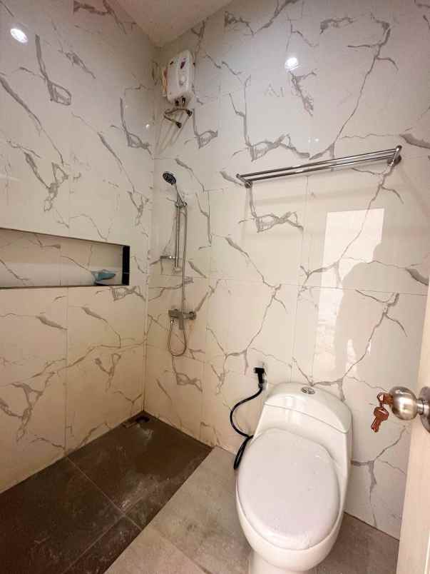 dijual rumah kalisari