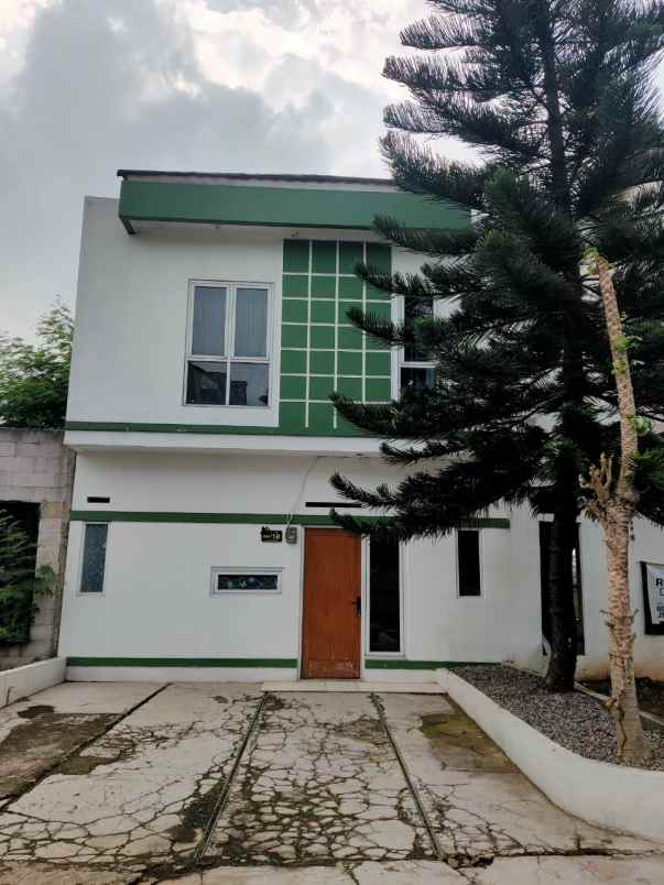 dijual rumah karadenan